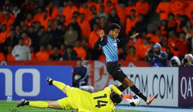 开云体育下载-收官之战遭遇四球惨败 山东泰山或将迎来调整风暴