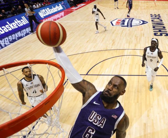 开云体育网页版-39岁詹皇有多强？准绝杀+疯狂攻筐：美国男篮真核