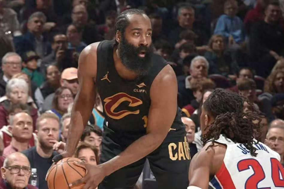 爱游戏体育-113：109，骑士掀翻联盟第1！哈登致命2分杀死比赛，施罗德立大功